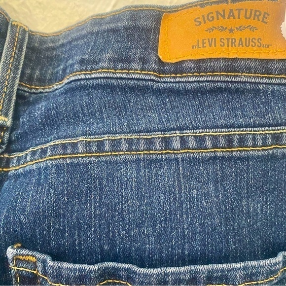 Signature Levi Strauss & Co. Modern Bootcut Size 6M Fringe Hems Stretch - Picture 7 of 12